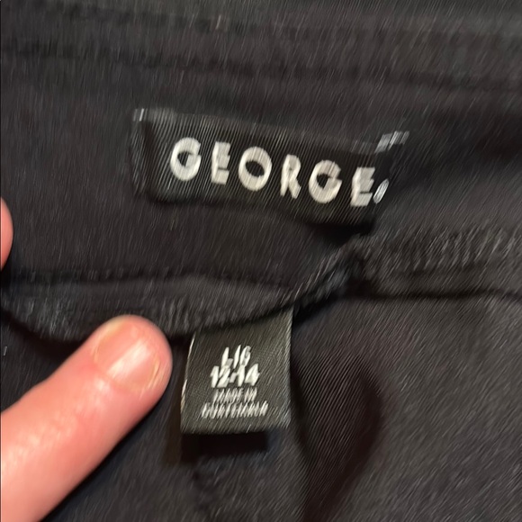 Black Cropped Pants - Picture 2 of 2